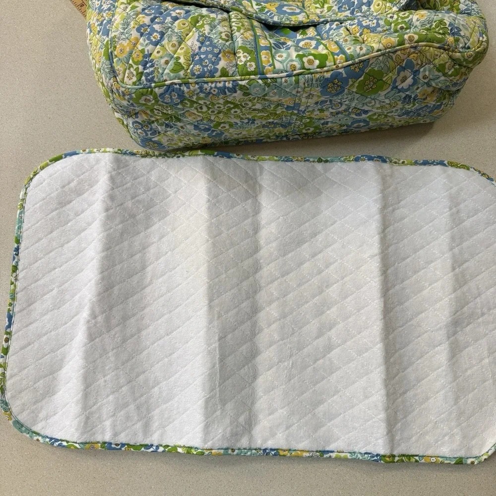 VERA BRADLEY Quilted Floral Diaper Bag English Meadow Green Changing Pad Large